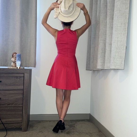 Red dress - Picture 4 of 7